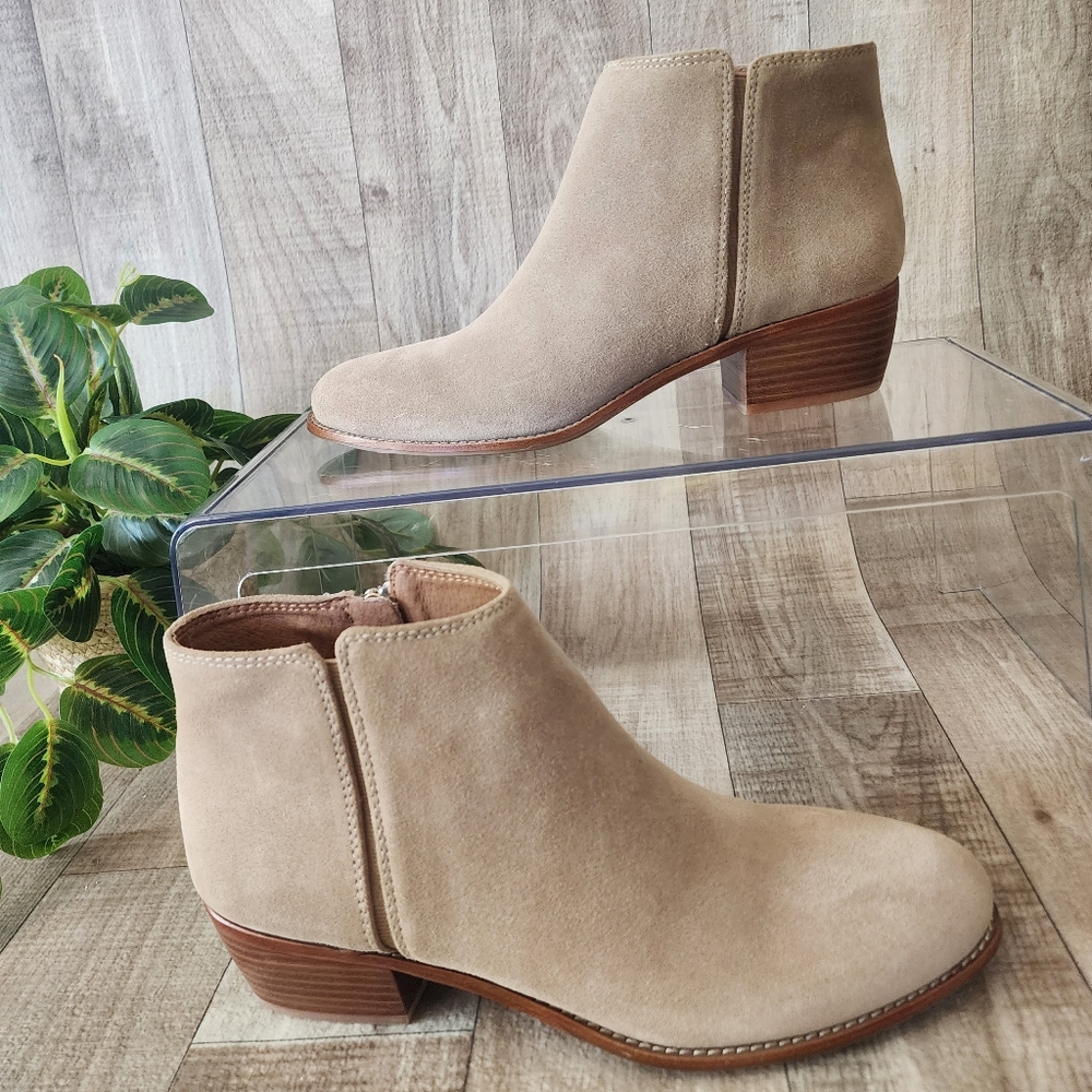 Antonio Melani Light Tan Suede Booties NWT Size 8.5 - Picture 2 of 16